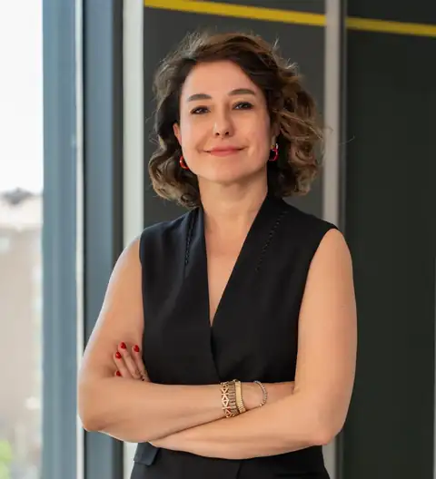 Almıla Albayraktaroğlu